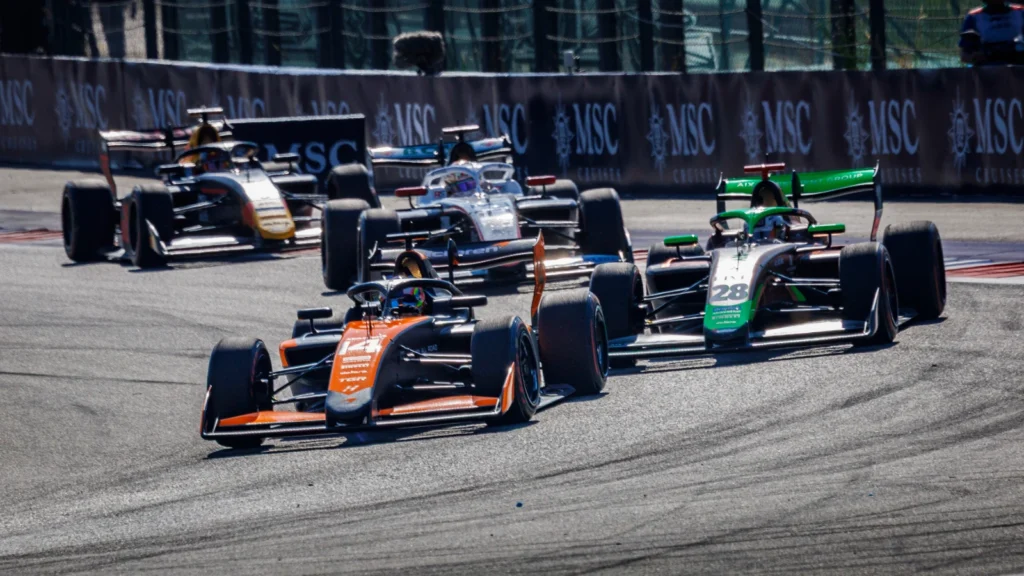 Martinius Stenshorne takes his third victory in F3